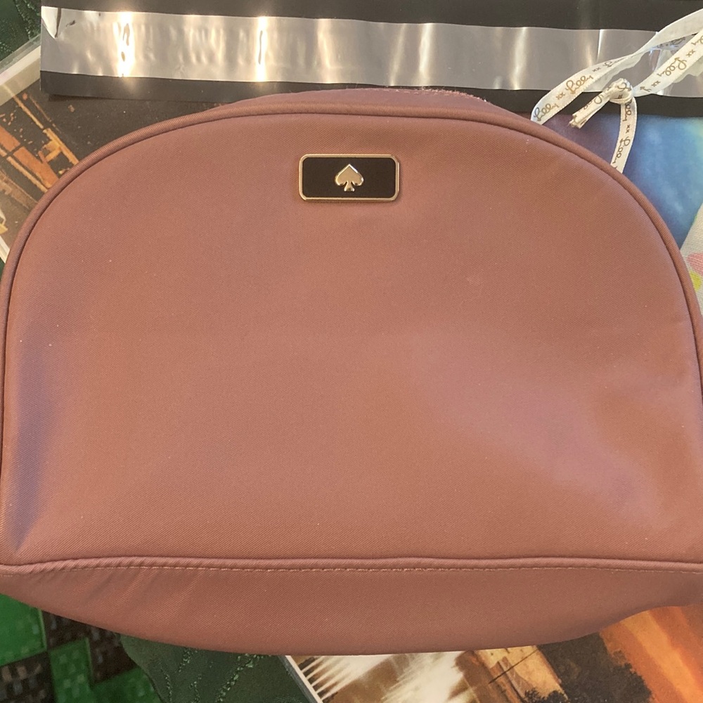 Kate Spade NWOT Med Dome Mauve Nylon Cosmetic Case.